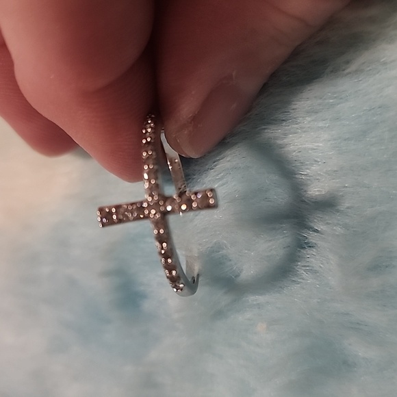 Cross ring, silver tone, size 9 - Picture 8 of 8